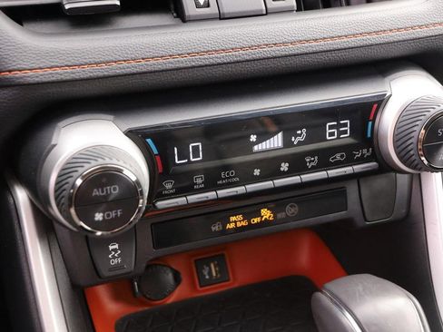 Used 2024 Toyota RAV4 Adventure image 17