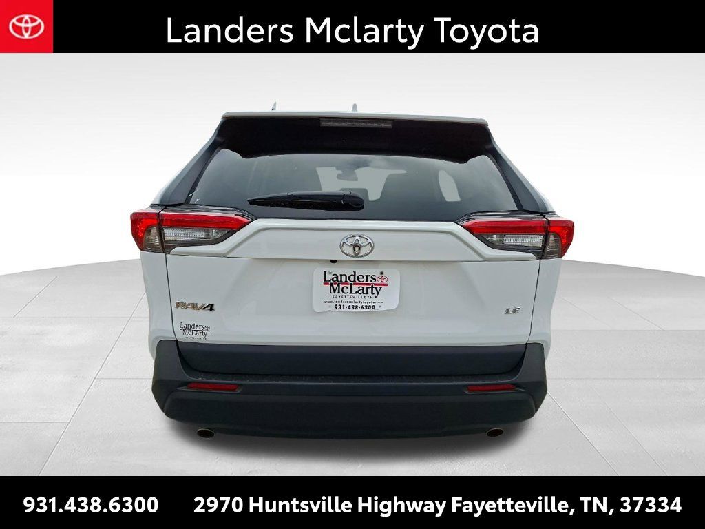 Used 2022 Toyota RAV4 LE FWD image 4