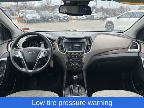 Used 2018 Hyundai Santa Fe SE image 18