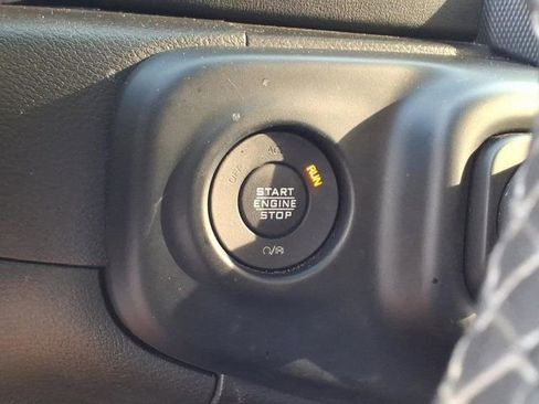 Used 2023 Jeep Wrangler Unlimited Sahara image 16