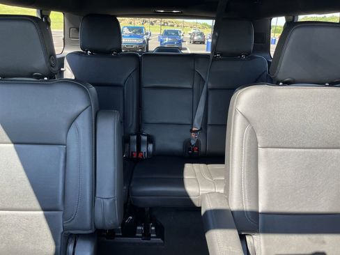 Used 2022 Chevrolet Suburban LT w/ LT Signature Package AWD/4WD image 24