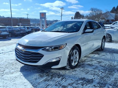Used 2022 Chevrolet Malibu LS w/ Driver Confidence Package FWD image 5