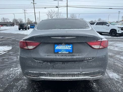 Used 2016 Chrysler 200 Limited image 4