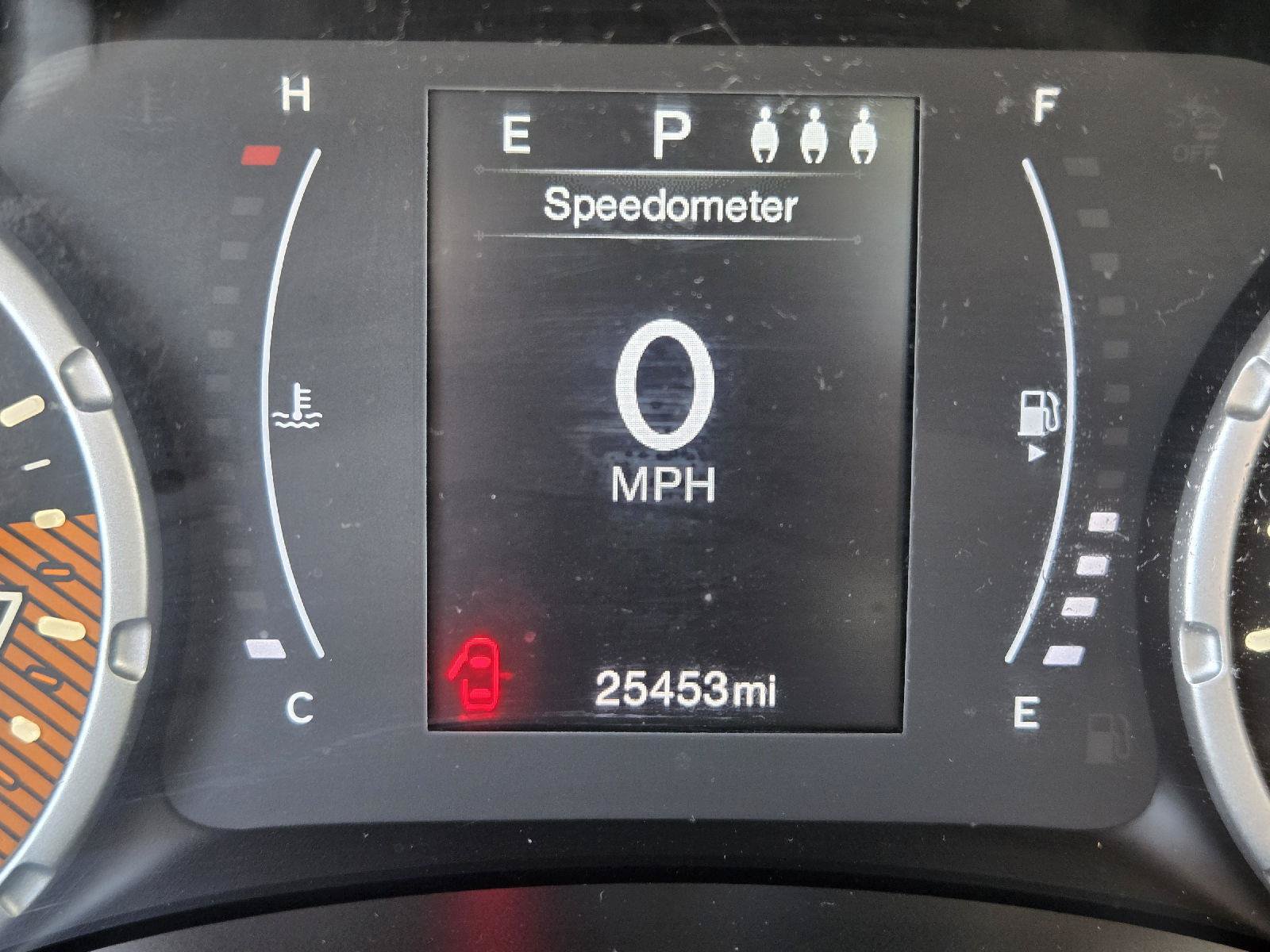 Used 2019 Jeep Renegade Latitude w/ Popular Equipment Group FWD image 2