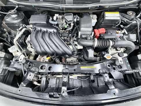 Used 2018 Nissan Versa SV FWD image 11