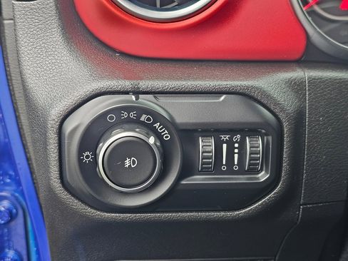 Used 2018 Jeep Wrangler Unlimited Rubicon image 32