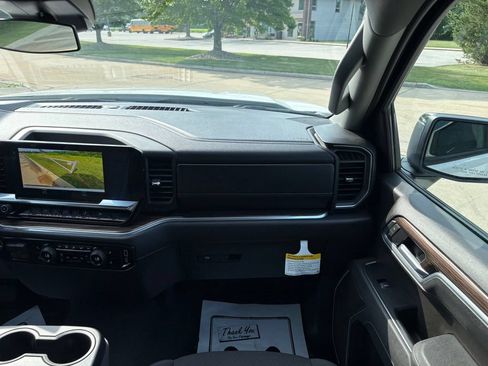 Used 2026 Chevrolet Silverado 1500 LT AWD/4WD image 34