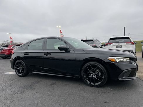 Used 2024 Honda Civic Sport image 2