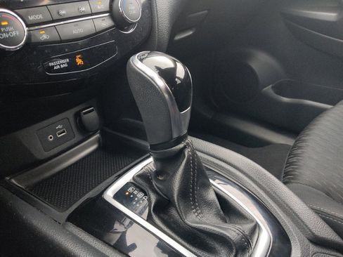 Used 2019 Nissan Rogue SV FWD image 26