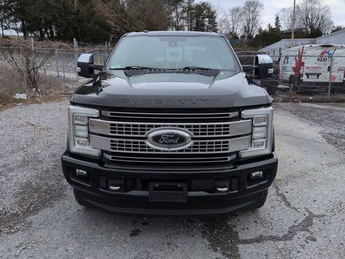 Used 2018 Ford F250 Platinum w/ Platinum Ultimate Package image 3