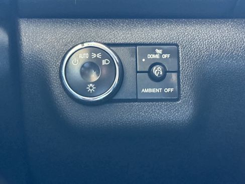 Used 2014 GMC Acadia SLE image 28