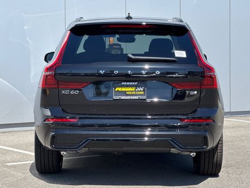 New 2026 Volvo XC60 T8 Ultra w/ Climate Package AWD/4WD image 4