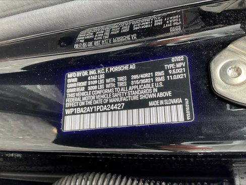 Used 2023 Porsche Cayenne Coupe image 32