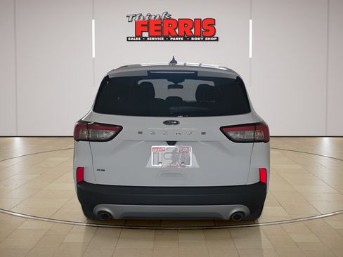 Used 2021 Ford Escape SE FWD image 4