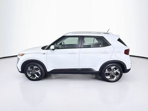 Used 2025 Hyundai Venue SEL FWD image 4
