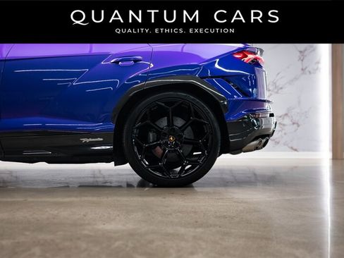 Used 2023 Lamborghini Urus Performante AWD/4WD image 8