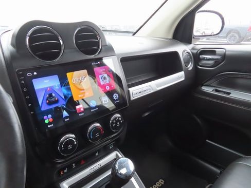 Used 2016 Jeep Compass High Altitude image 33