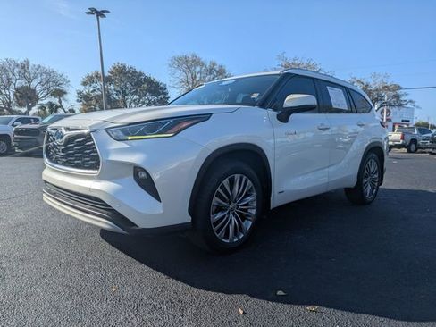Used 2020 Toyota Highlander Platinum image 5
