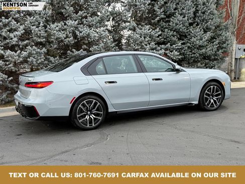 Used 2025 BMW 740i xDrive image 8