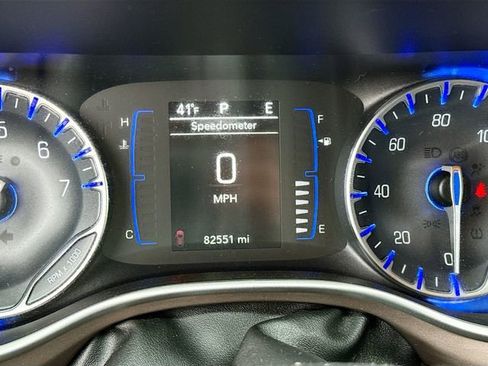 Used 2018 Chrysler Pacifica L image 13