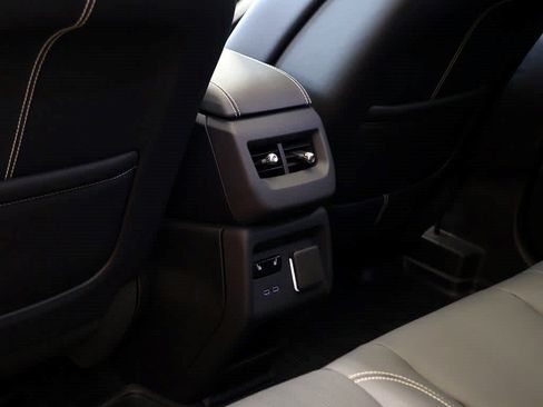 Used 2025 Cadillac Optiq Sport 2 w/ LPO, Floor Liner Package AWD/4WD image 21