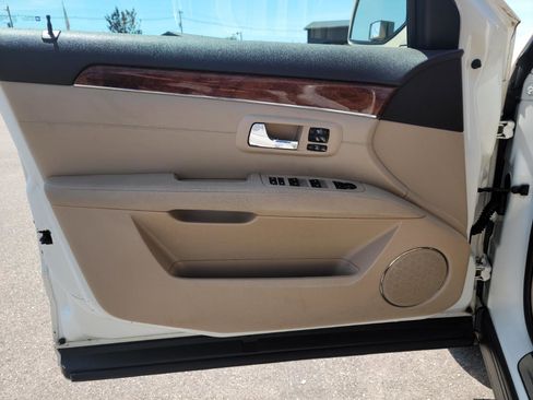 Used 2008 Cadillac SRX AWD w/ Utility Package image 8
