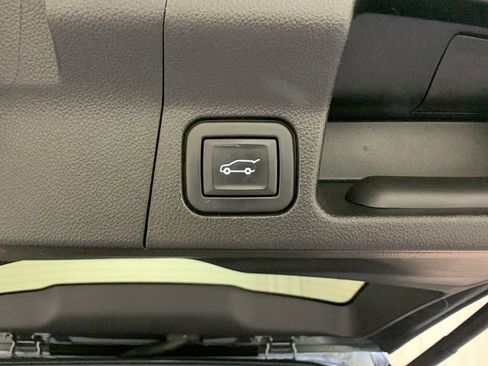 Used 2021 GMC Acadia Denali w/ Denali Technology Package image 24