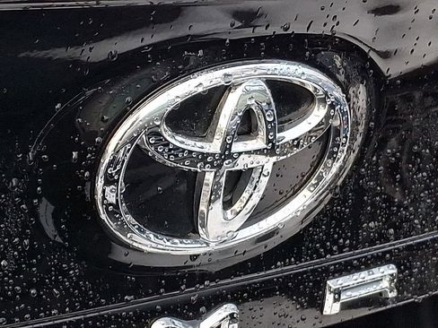 Used 2023 Toyota Camry XSE image 28