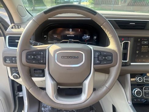 Used 2024 GMC Yukon XL Denali w/ Denali Reserve Package AWD/4WD image 18