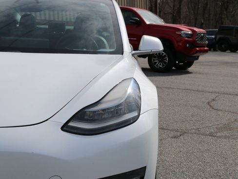 Used 2019 Tesla Model 3 image 13