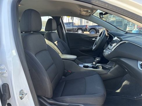 Used 2025 Chevrolet Malibu LT image 29