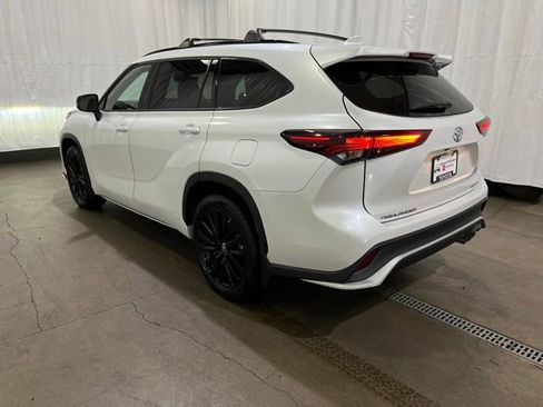 Certified 2024 Toyota Highlander XSE AWD/4WD image 6