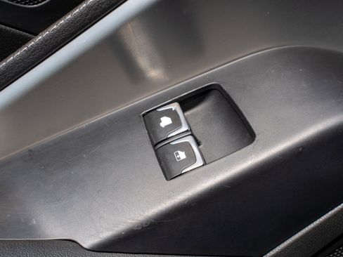 Used 2019 Chevrolet Corvette Stingray Coupe w/ 1LT image 19