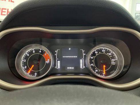 Used 2016 Jeep Cherokee Latitude w/ Comfort/Convenience Group AWD/4WD image 24