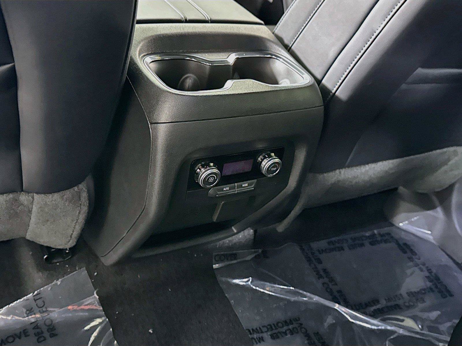 New 2027 GMC Acadia Elevation w/ Elevation Premium Package AWD/4WD image 19
