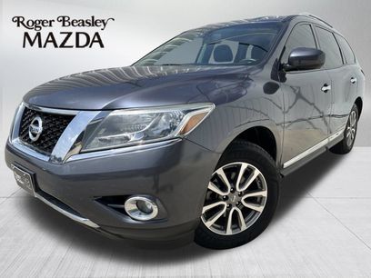 Used 2014 Nissan Pathfinder SL w/ Trailer Tow Package