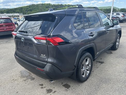 Used 2024 Toyota RAV4 XLE AWD/4WD image 5