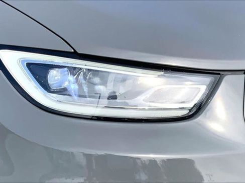 Certified 2025 Chrysler Pacifica Limited image 24