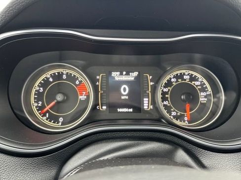 Used 2021 Jeep Cherokee Latitude w/ Mopar Interior Package AWD/4WD image 15