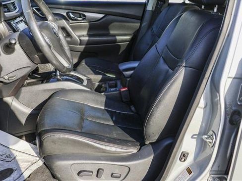 Used 2016 Nissan Rogue SL w/ SL Premium Package image 11