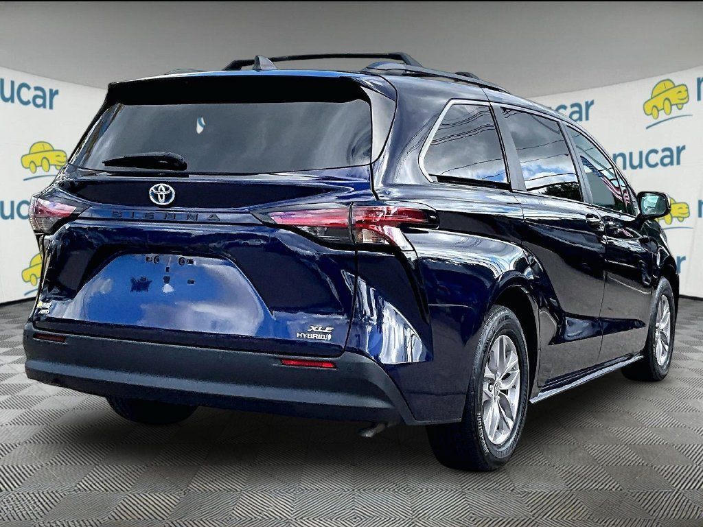 Used 2022 Toyota Sienna XLE w/ XLE Plus Package AWD/4WD image 6