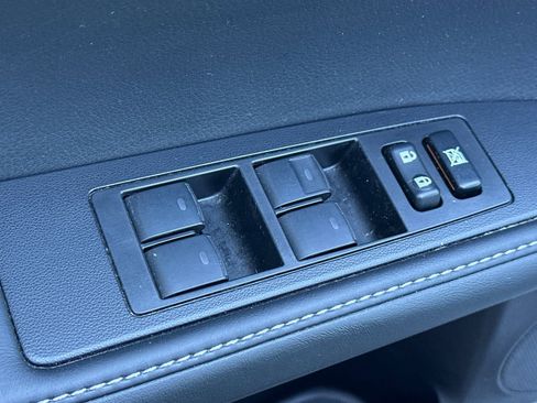 Used 2013 Lexus ES 300h image 13