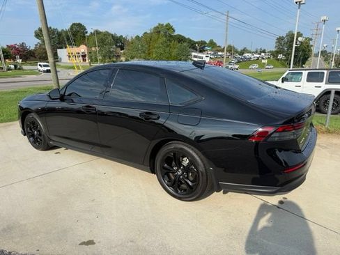 Used 2025 Honda Accord SE image 8