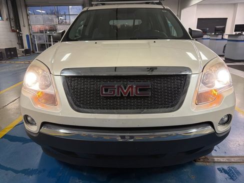 Used 2010 GMC Acadia SLE image 2