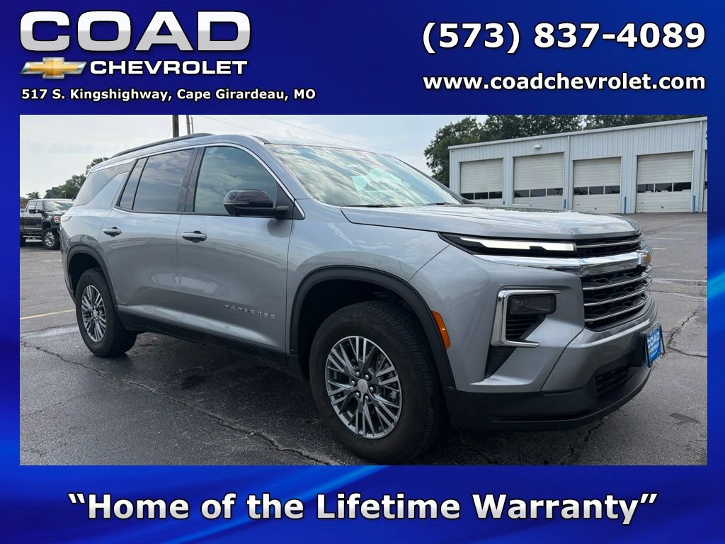 Used 2026 Chevrolet Traverse LT w/ Driver Confidence Package FWD image 1