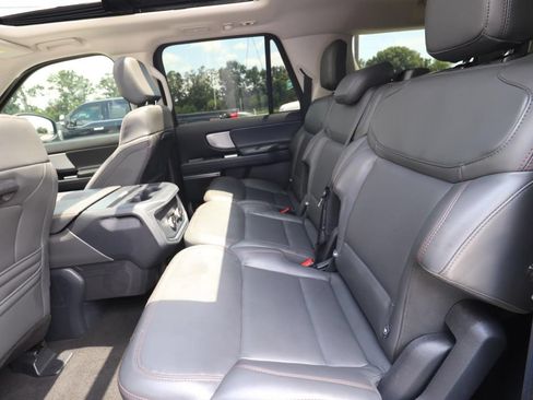 Used 2025 Ford Expedition Max Active AWD/4WD image 12