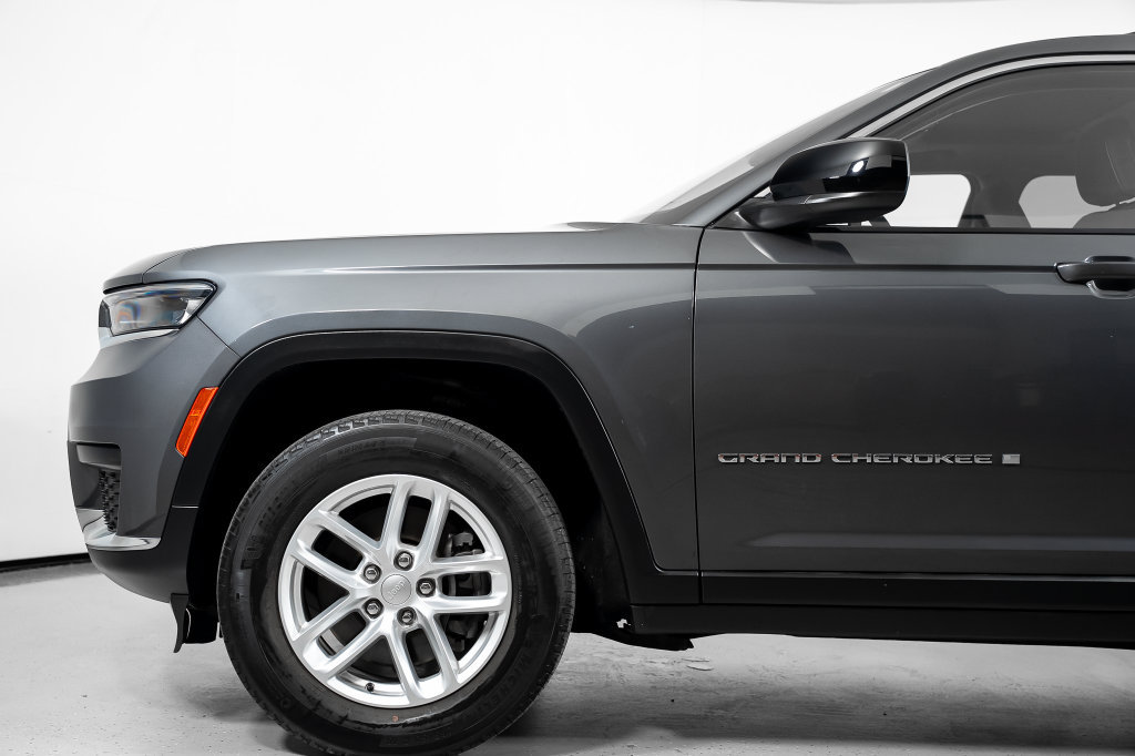 Used 2023 Jeep Grand Cherokee L Laredo w/ Luxury Tech Group I AWD/4WD image 12