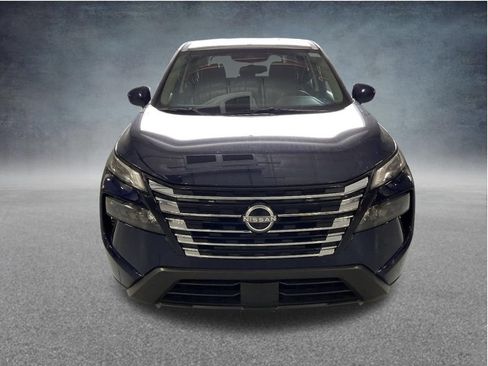 Used 2025 Nissan Rogue SV FWD image 2