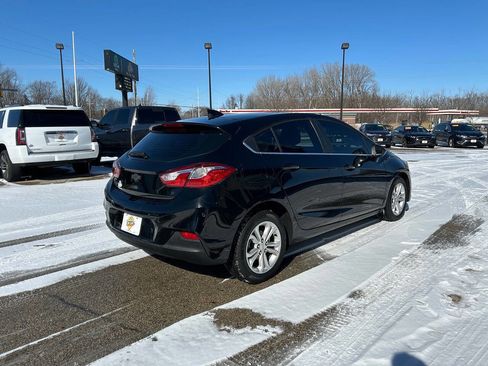 Used 2019 Chevrolet Cruze LT w/ Convenience Package image 4