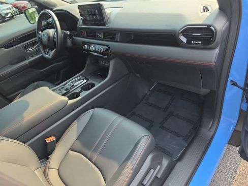 Certified 2025 Honda Pilot TrailSport image 13